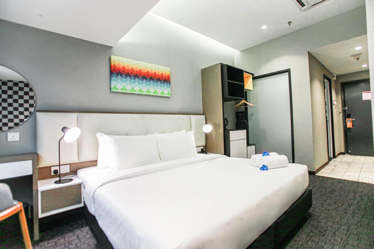 Fives Hotel Dnp Johor Bahru Exterior photo